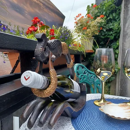 Cosy In With Balcony, 32 M², View * Galway