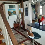 Cosy In With Balcony, 32 M², View