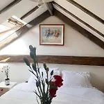 Cosy In With Balcony, 32 M², View Galway