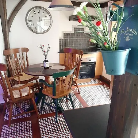 Apartment Cosy In With Balcony, 32 M², View *