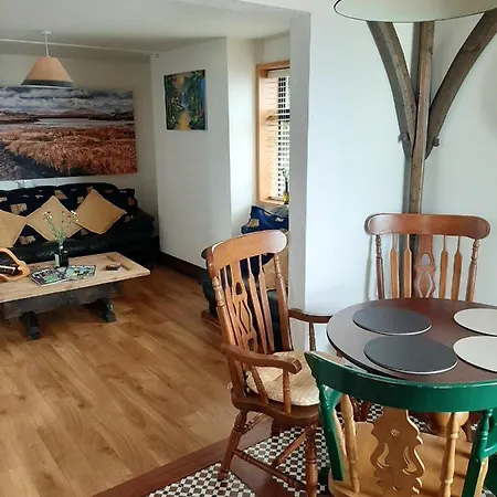 Cosy Apartment In Galway With Balcony, 32 M², City View Galway