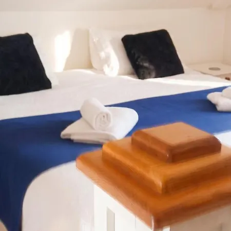Cosy In With Balcony, 32 M², View Apartment