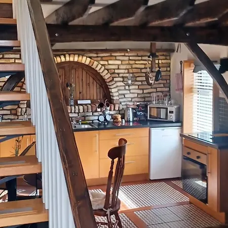 Apartment Cosy In With Balcony, 32 M², View *