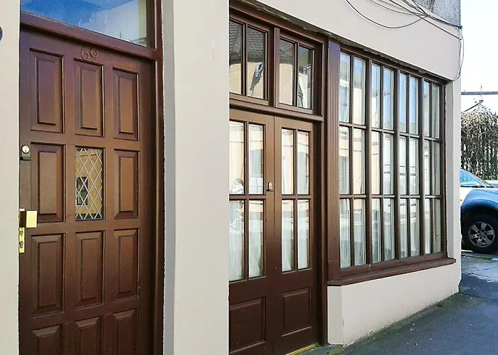 Cosy In With Balcony, 32 M², View Голуэй