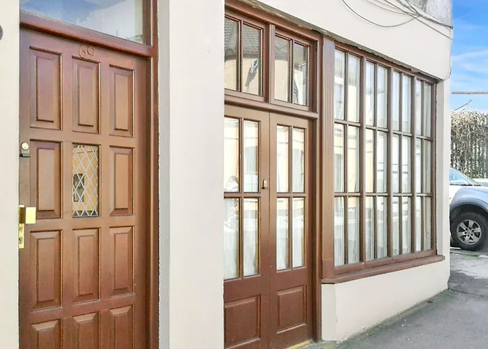 Cosy In With Balcony, 32 M², View アパート