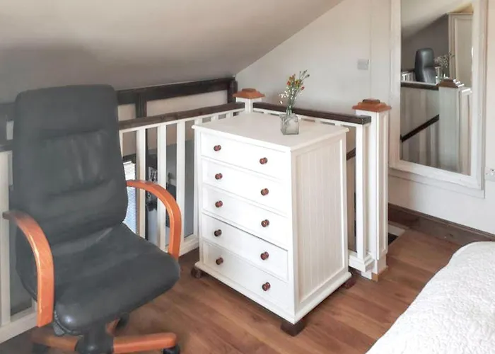 アパート Cosy In With Balcony, 32 M², View *