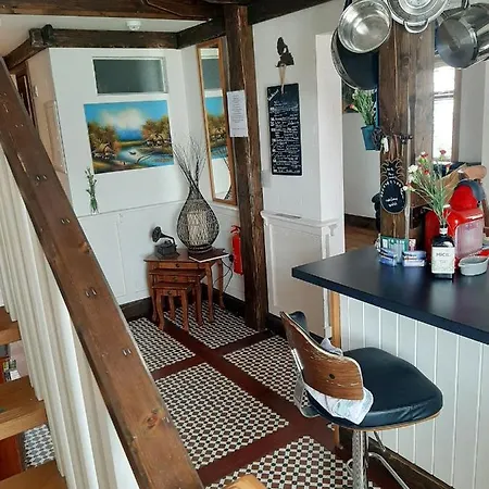 Cosy Apartment In Galway With Balcony 32 M² City View