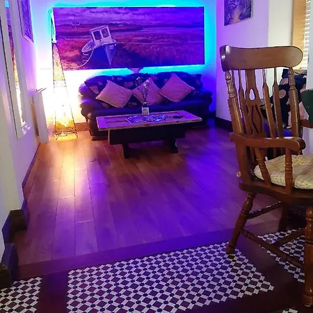 Cosy Apartment In Galway With Balcony 32 M² City View *