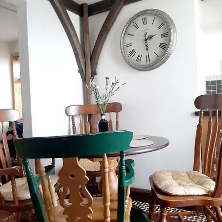 Cosy In With Balcony, 32 M², View * Γκάλγουεϊ