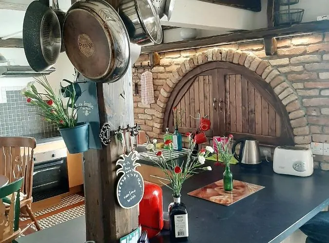 Cosy In With Balcony, 32 M², View Galway