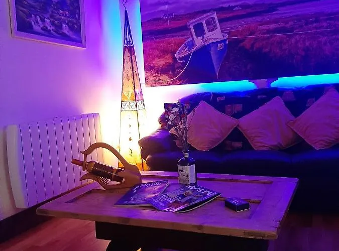 Cosy In With Balcony, 32 M², View Appartement