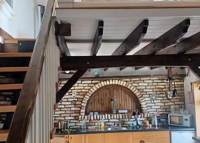 Cosy In With Balcony, 32 M², View